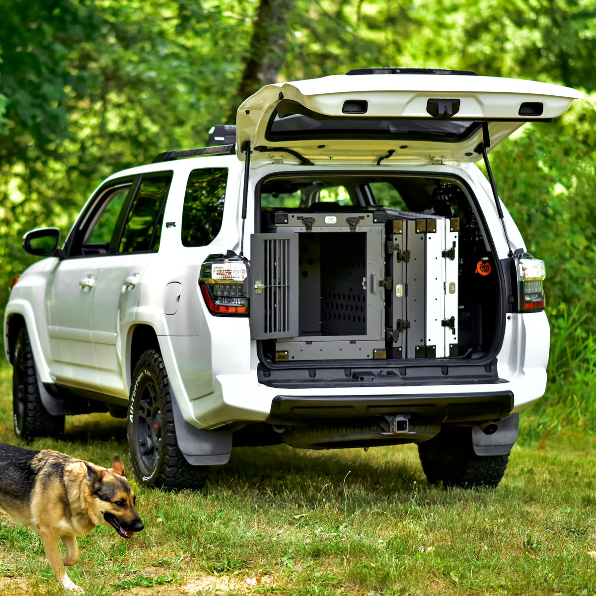 K9 Kennel Boss - Heavy Duty Fully Collapsible Powder-Coated Aluminum Dog Crate - Medium (Gray)